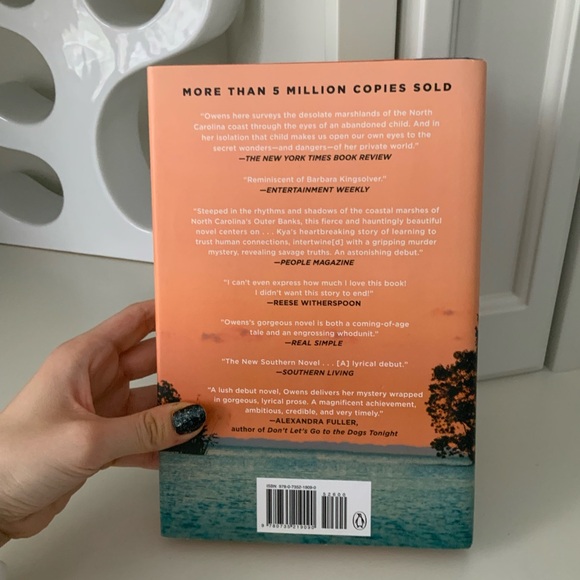 Delia Owens Where the Crawdads Sing Hardcover Adult Novel Book Best Seller - Picture 3 of 4